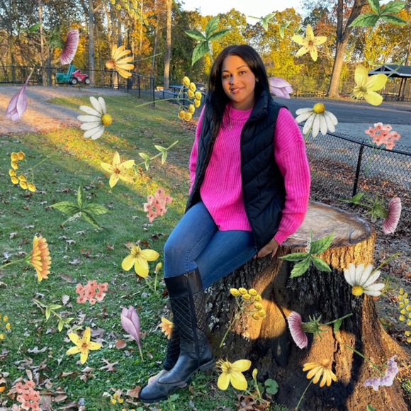 MEET YOUR POSHER, LESLIE - Picture 2 of 3